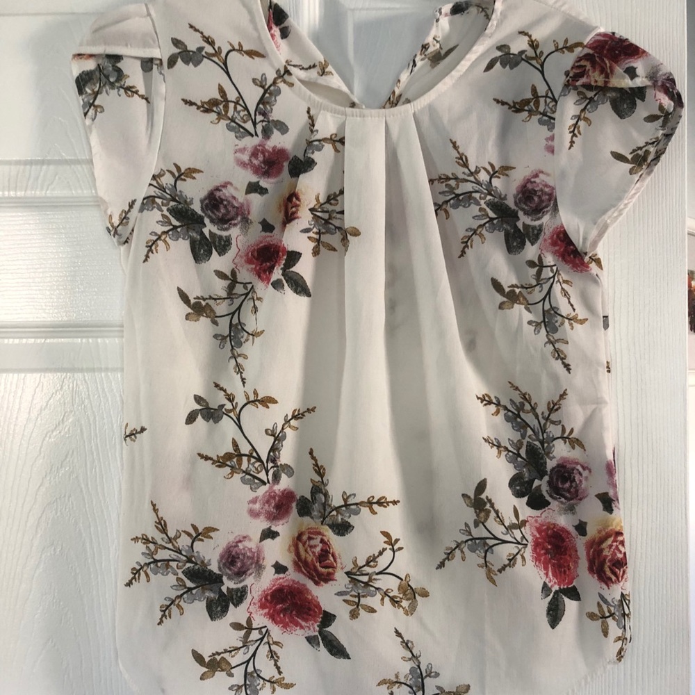 Womens short sleeved top